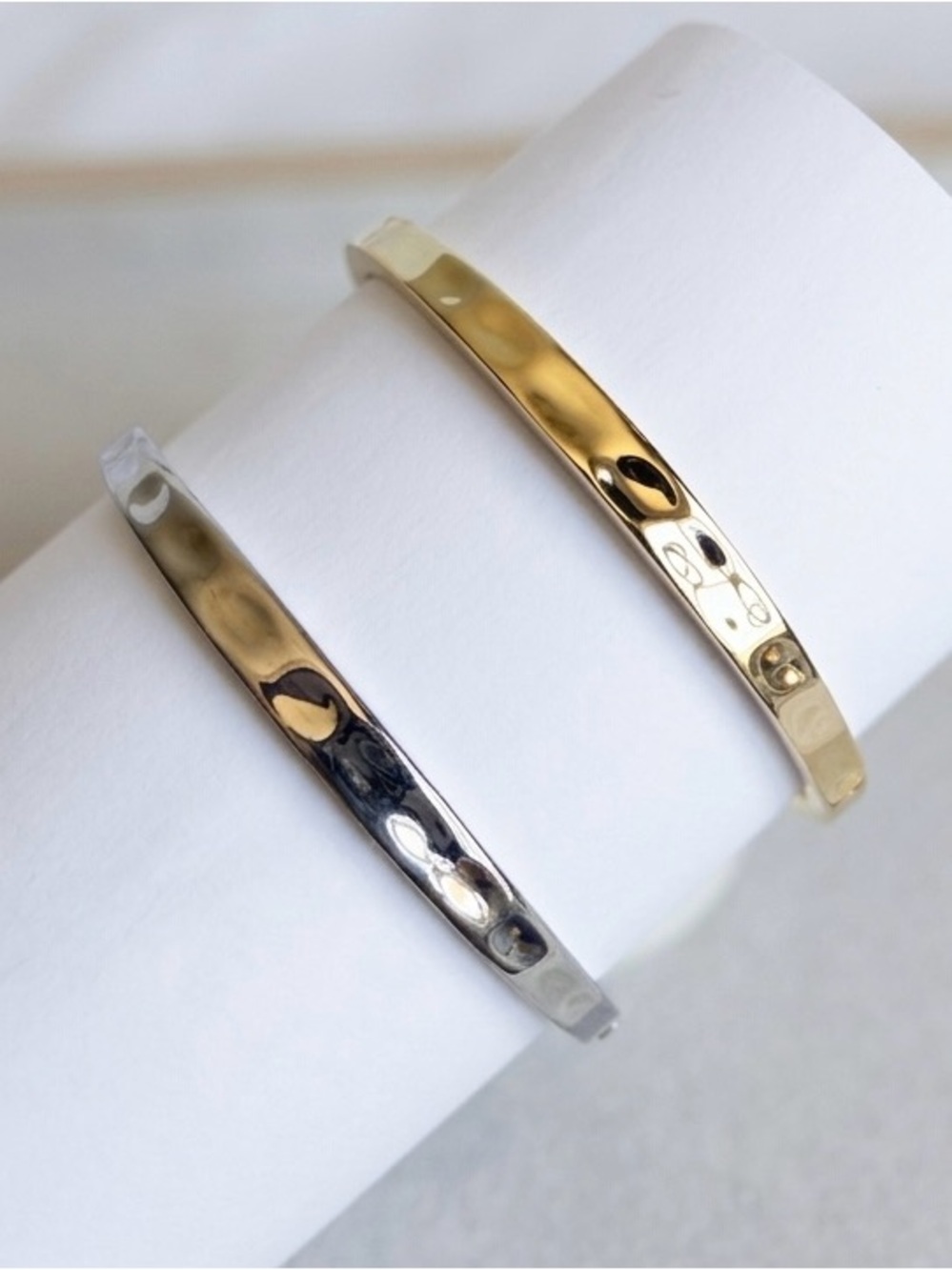 Kendra Scott Hammered Metal Bangle Bracelet - Gold & Silver- Set of 2
